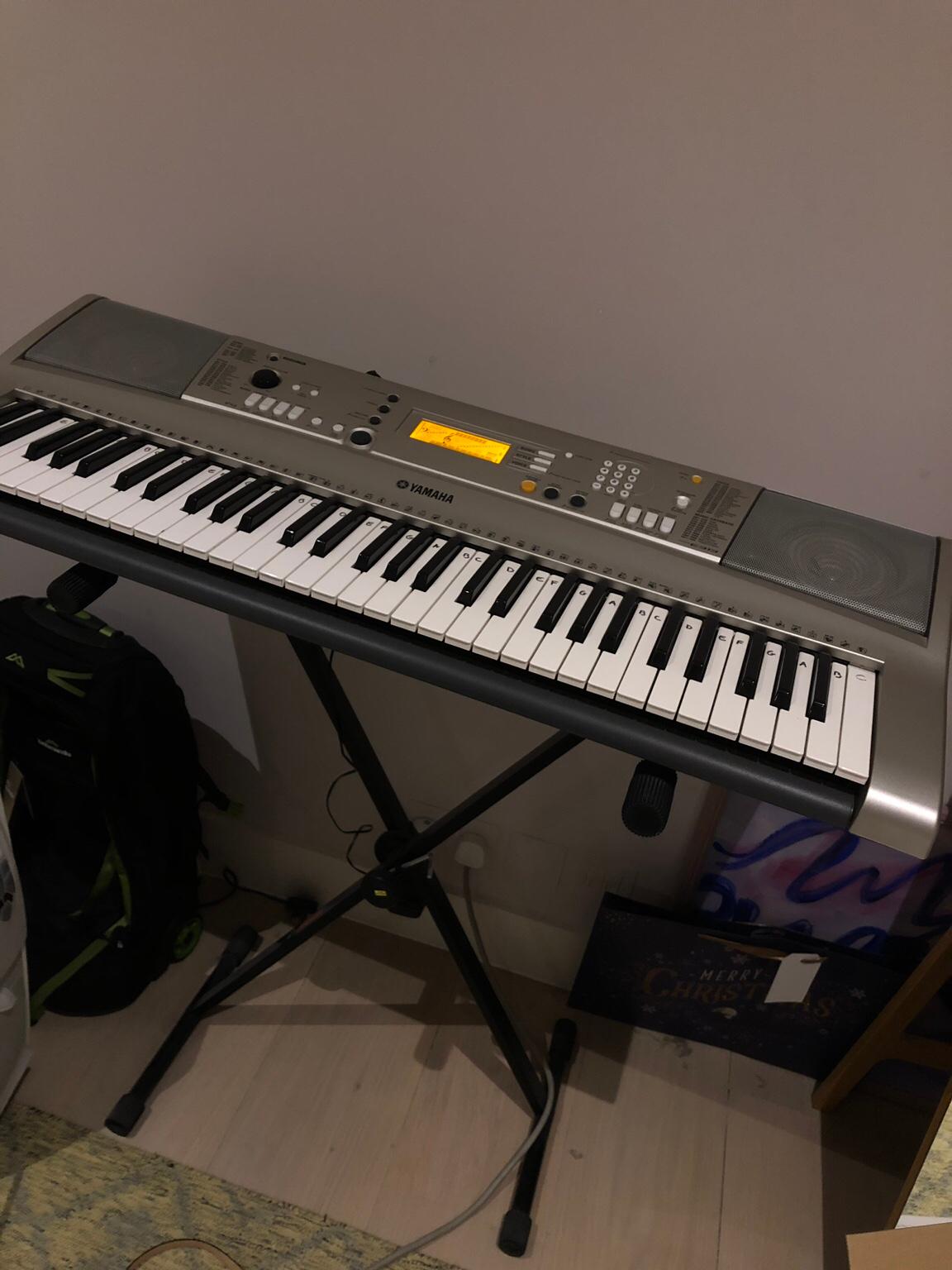 YAMAHA Portatone electronic keyboard in W8 London for £100.00 for sale