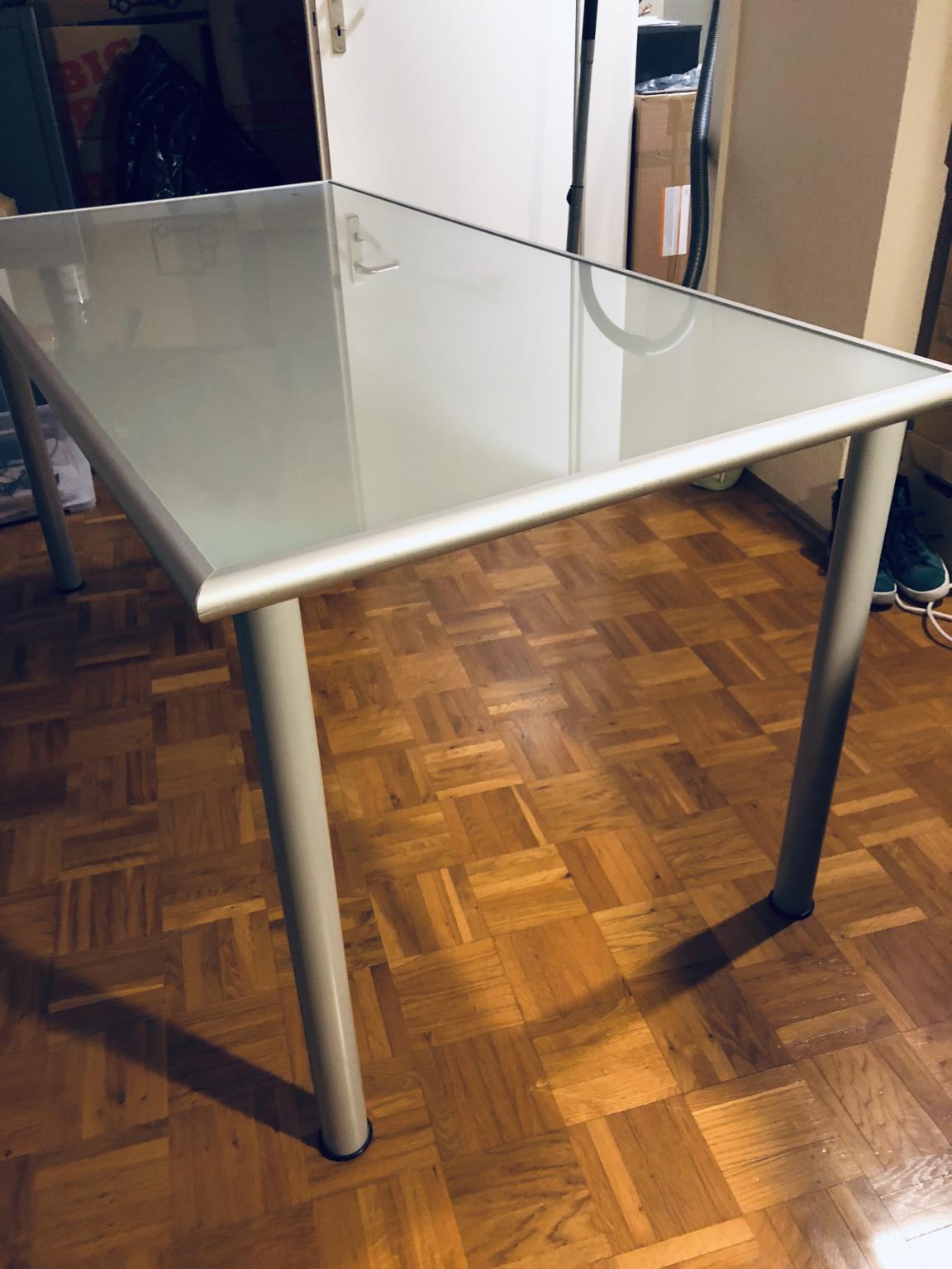 IKEA Tisch Glastisch Schreibtisch Milchglas in 75180 Pforzheim für 29