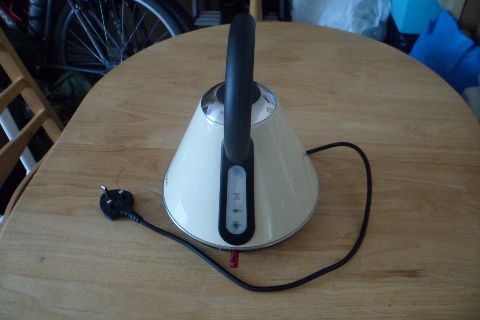 Cream Goodmans Kettle 1.8L Stainless Steel in M38 Salford for £10.00 for sale Shpock