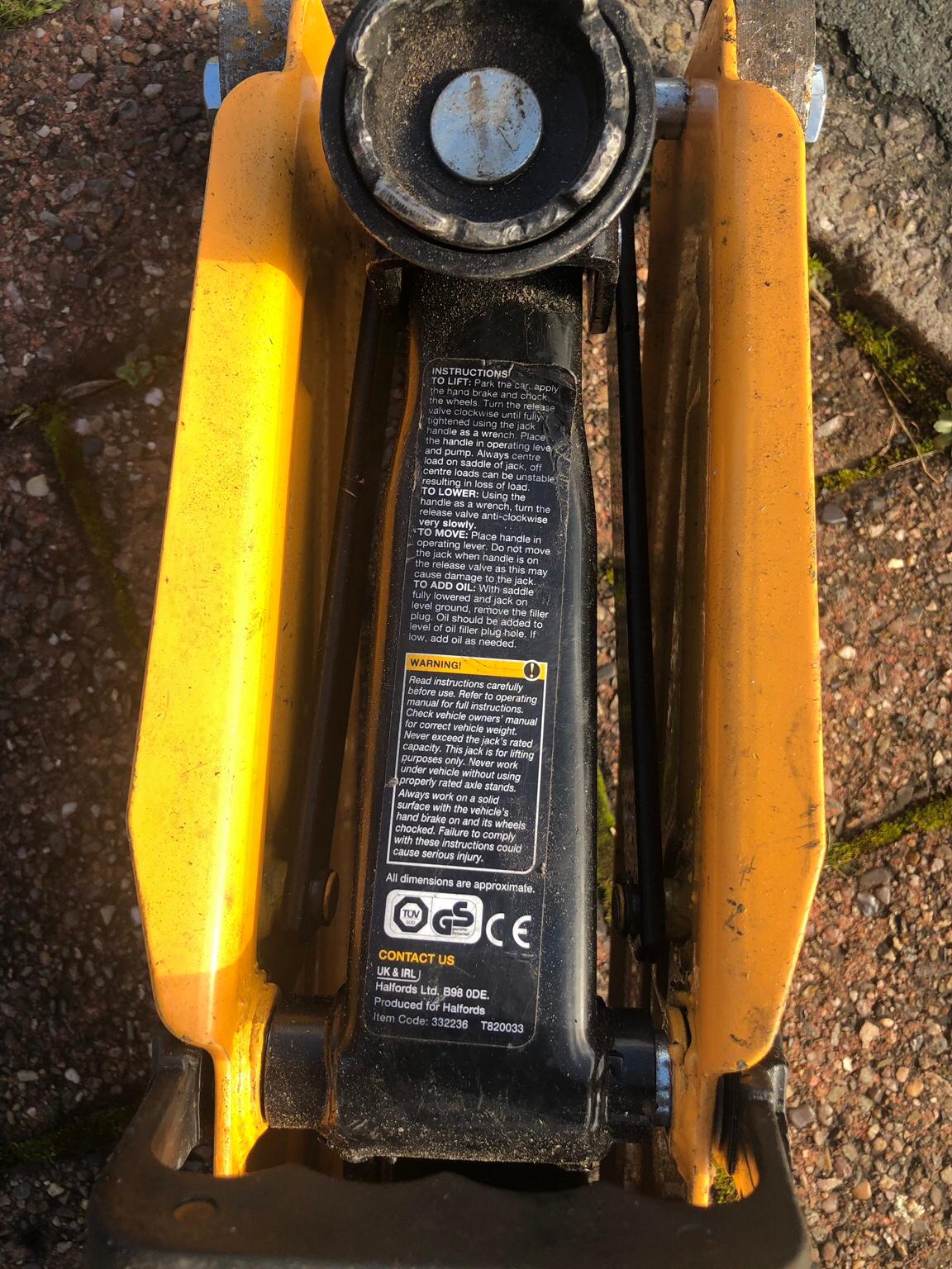 Halfords 2 Tonne Hydraulic Trolley Jack in B43 Sandwell for £20.00 for