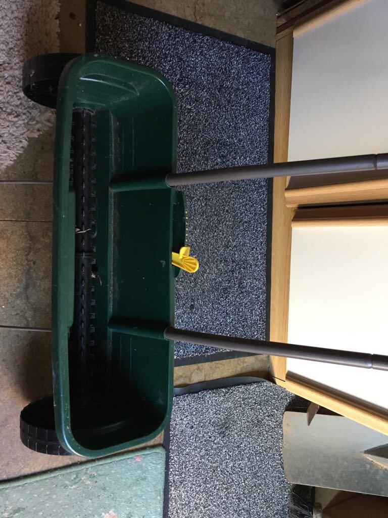 Evergreen Easy Spreader in Horndon On The Hill for £10.00 for sale Shpock