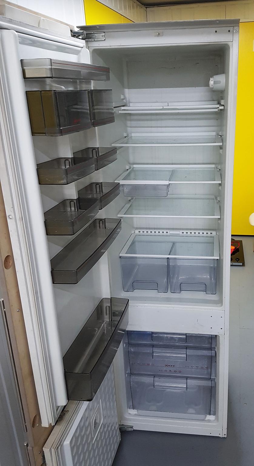 Neff Builtin Fridge Freezer in TW8 London for £45.00 for sale Shpock