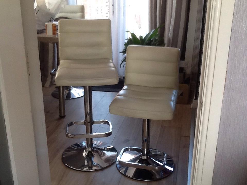 4 leather breakfast bar stools in Doncaster für 60,00 £ zum Verkauf