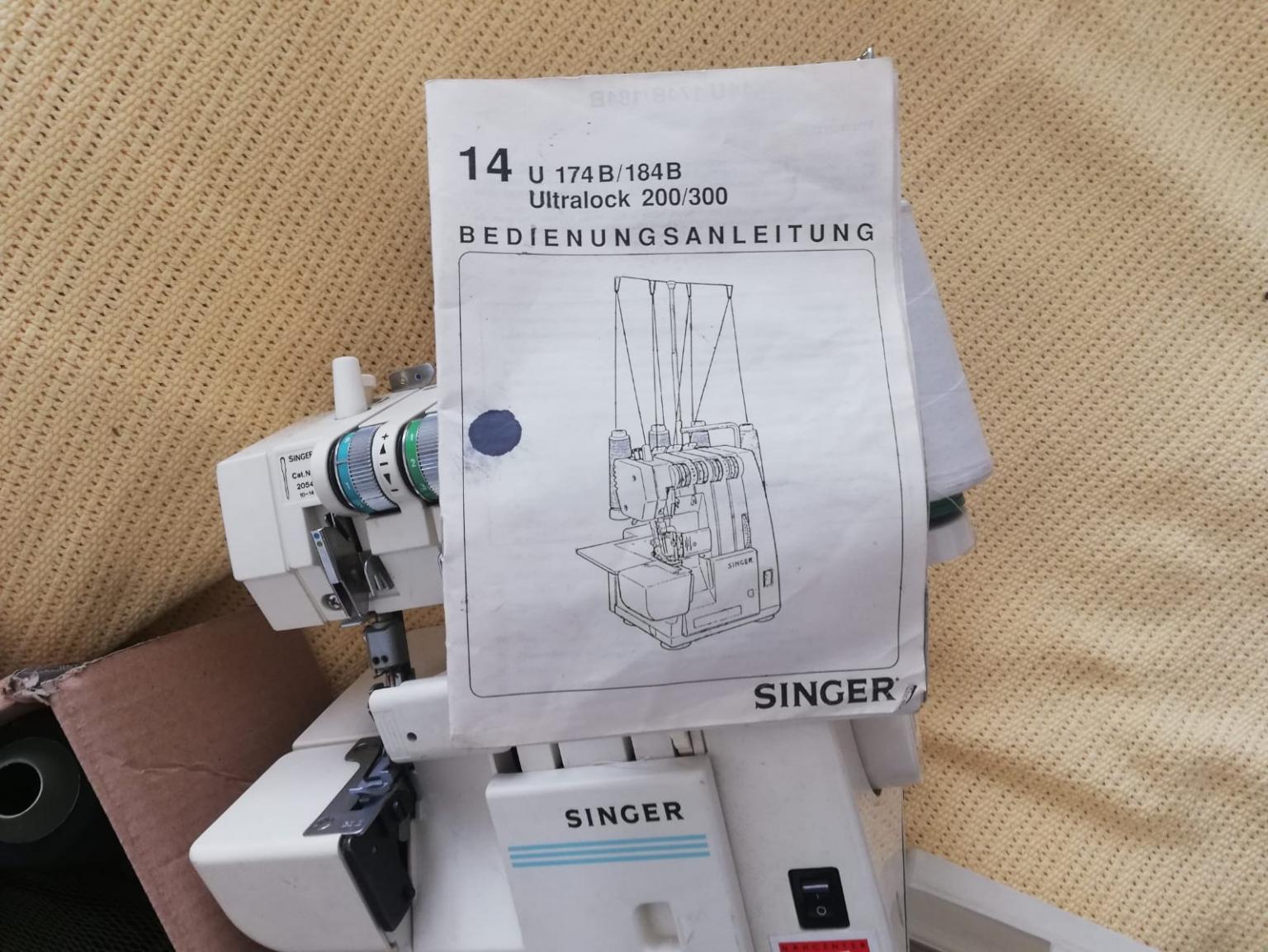 Singer Overlock Ultralock 300 in 6408 Pettnau für € 52,00 zum Verkauf