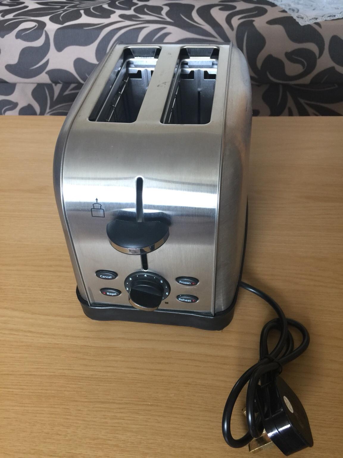 Tesco 2TSS11 2 Slice Stainless Steel Toaster in BD5 Bradford für £ 5,00