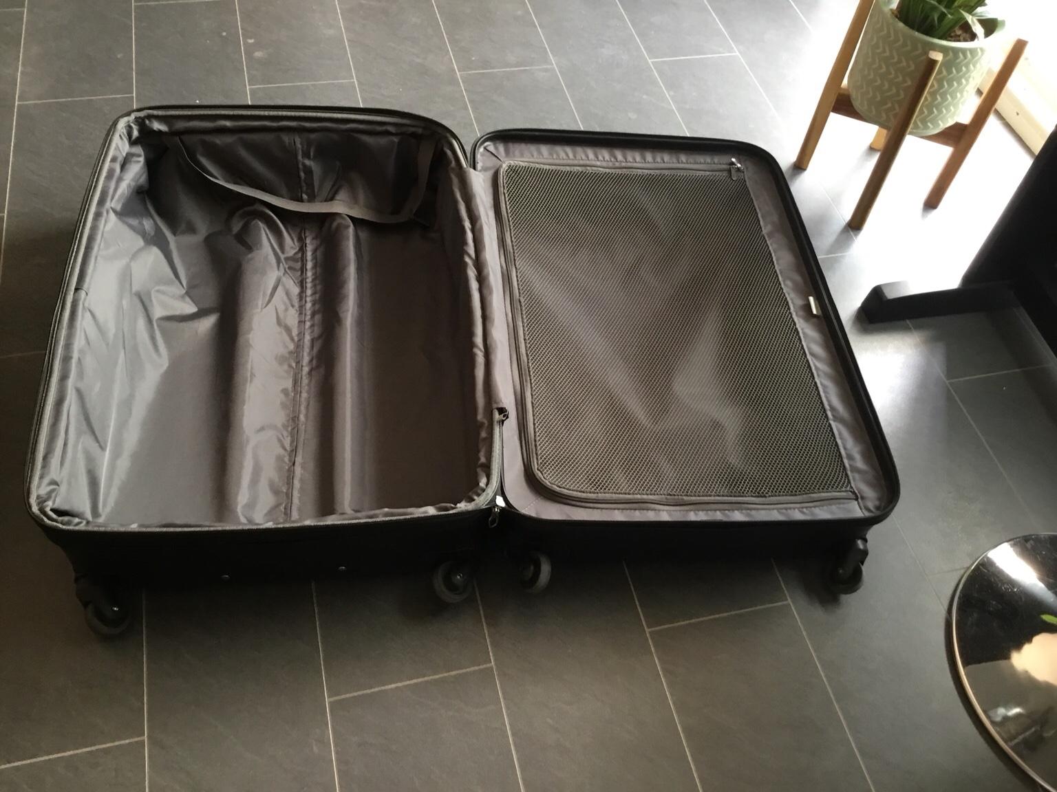 Large Delsey hard shell expandable suitcase in HU17 Beverley for £15.00