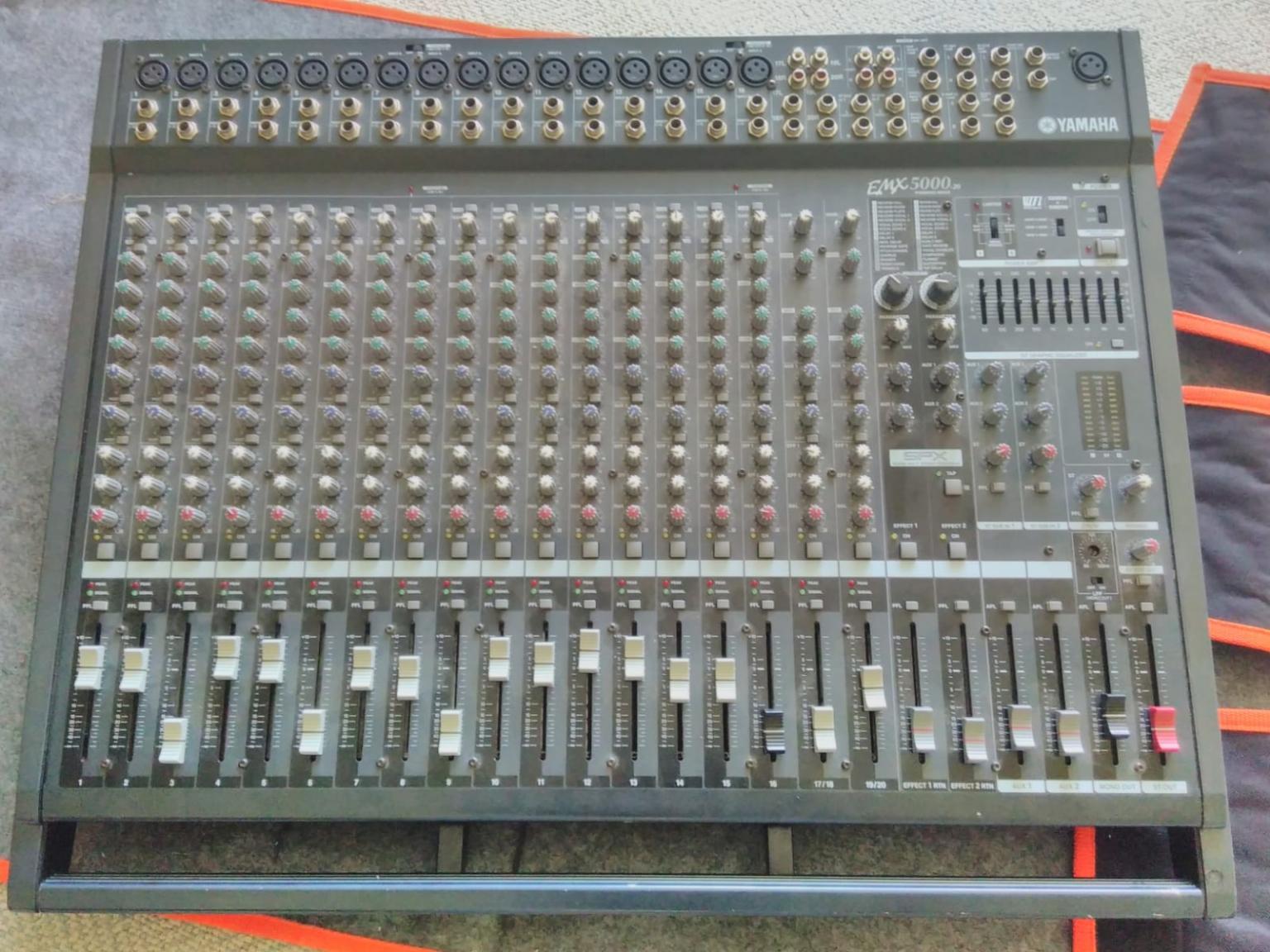 Yamaha EMX5000 20 channel powered mixer in Leigh on Sea für 250,00 £ zum Verkauf Shpock DE