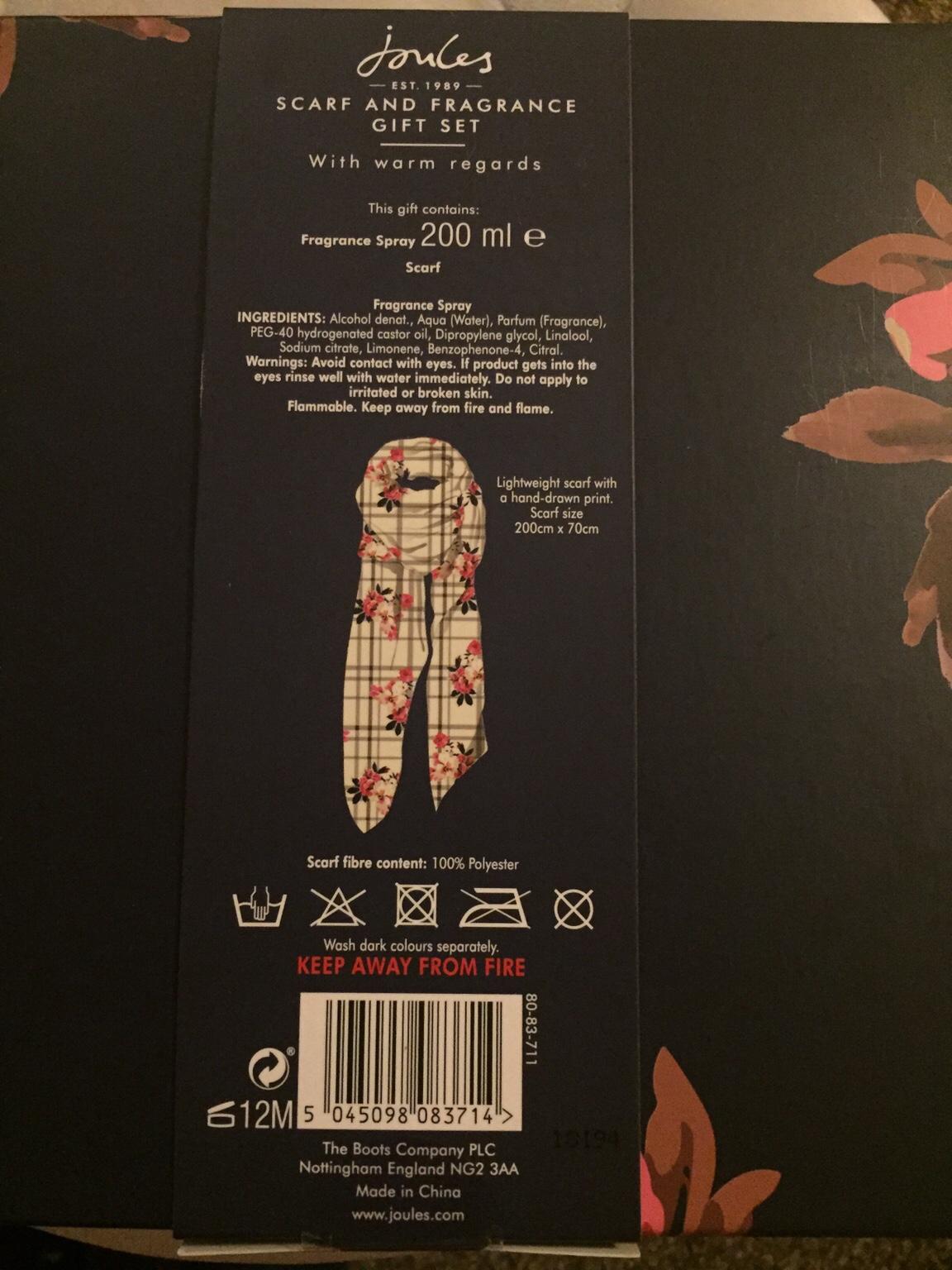 Joules Scarf and body spray gift set in Wolverhampton für 10,00 £ zum