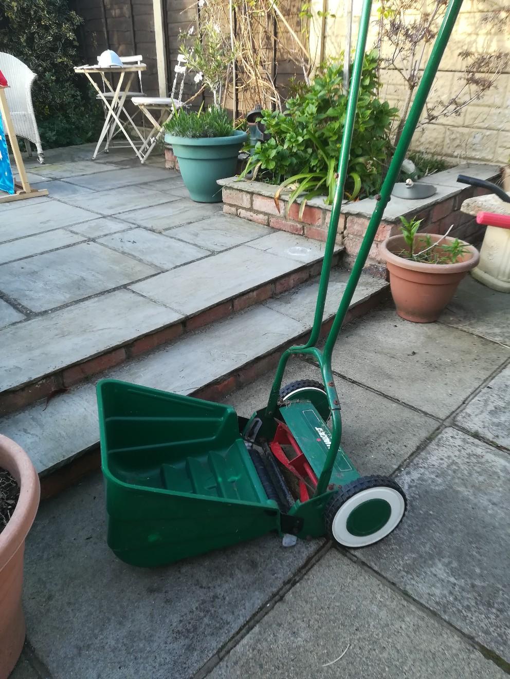 QUALCAST PUSH LAWN MOWER lawnmower in PR9 Sefton für £ 25,00 zum