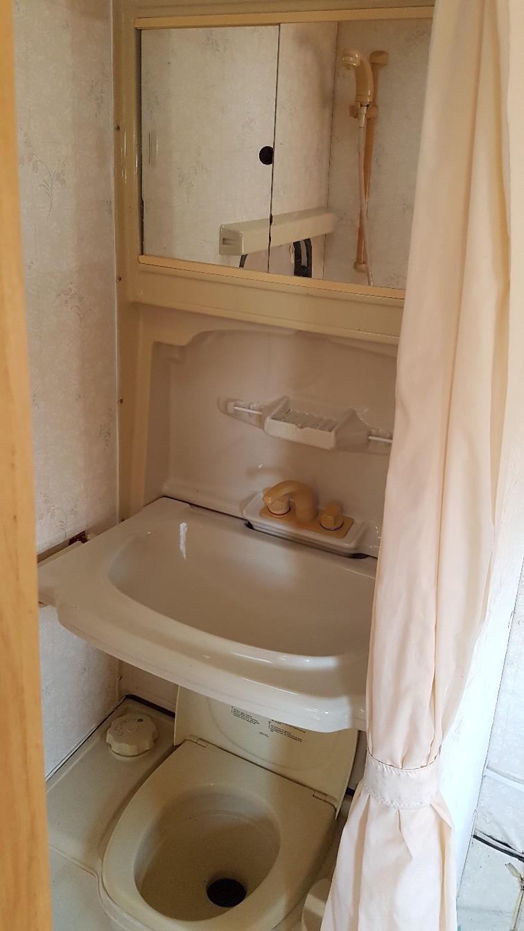 Caravan/camper toilet/vanity/shower unit in M30 Salford for £100.00 for