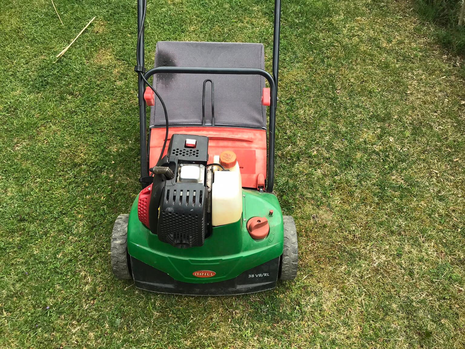 Alko Brill Vertikutierer Benzin in 5112 Lamprechtshausen für 50,00