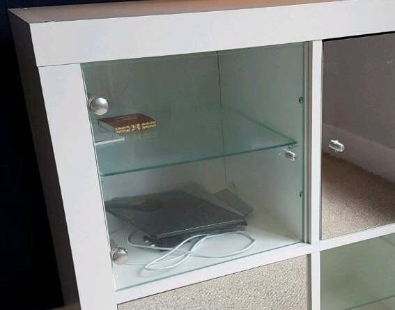 Ikea Kallax Insert with Glass Door x2 in SL4 Eton für £ 10,00 zum