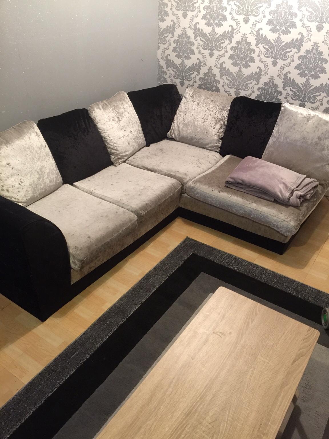 Crushed velvet corner sofa/will do swap in CV5 Coventry für £ 150,00