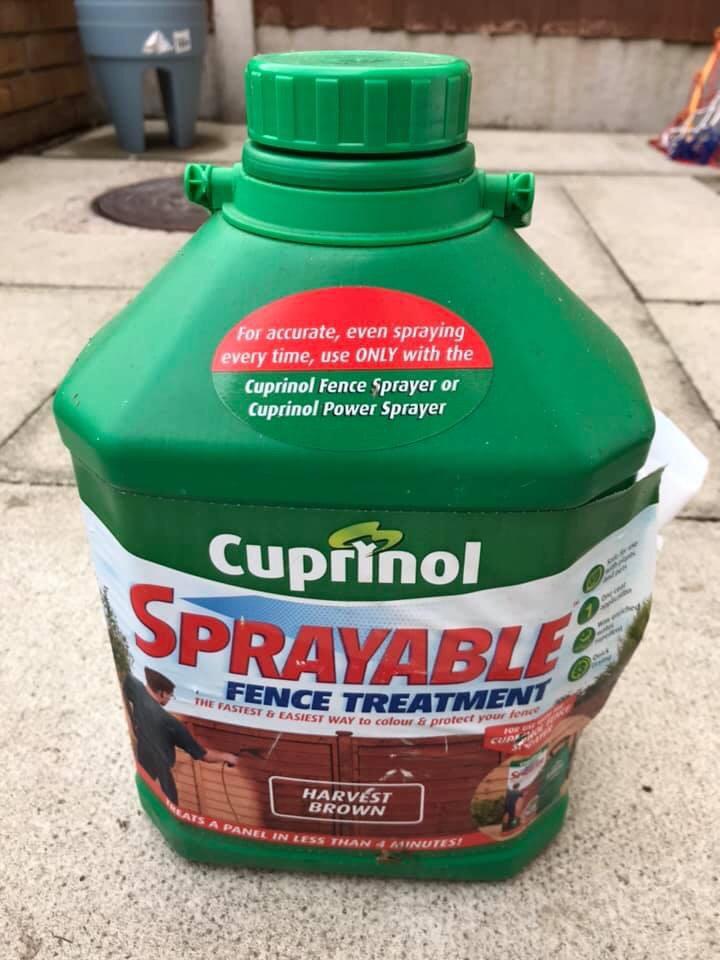 Cuprinol battery powered sprayer and paint in L12 Liverpool for £30.00