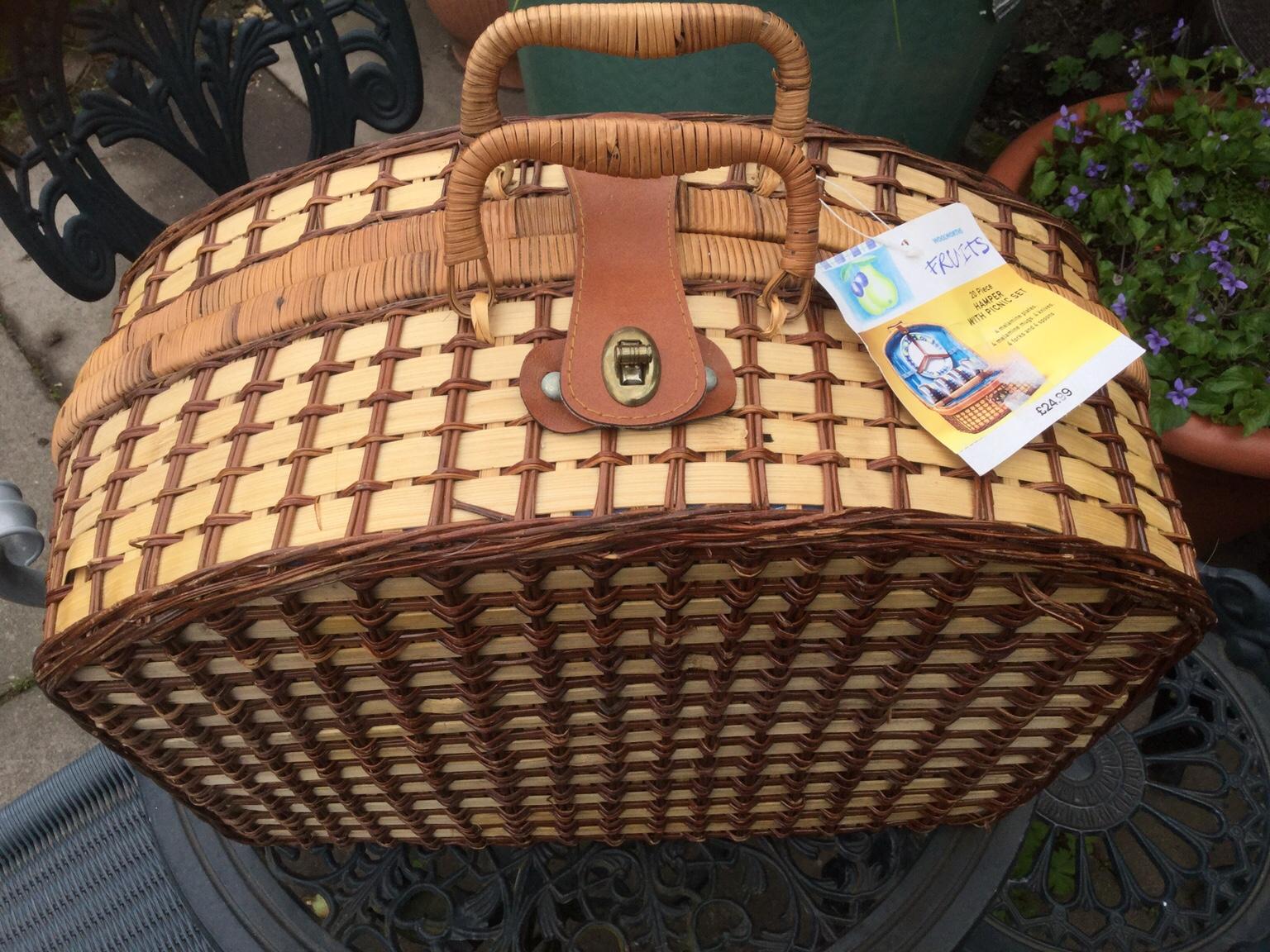 Vintage Woolworths Picnic Basket in Rochdale for £12.00 for sale Shpock