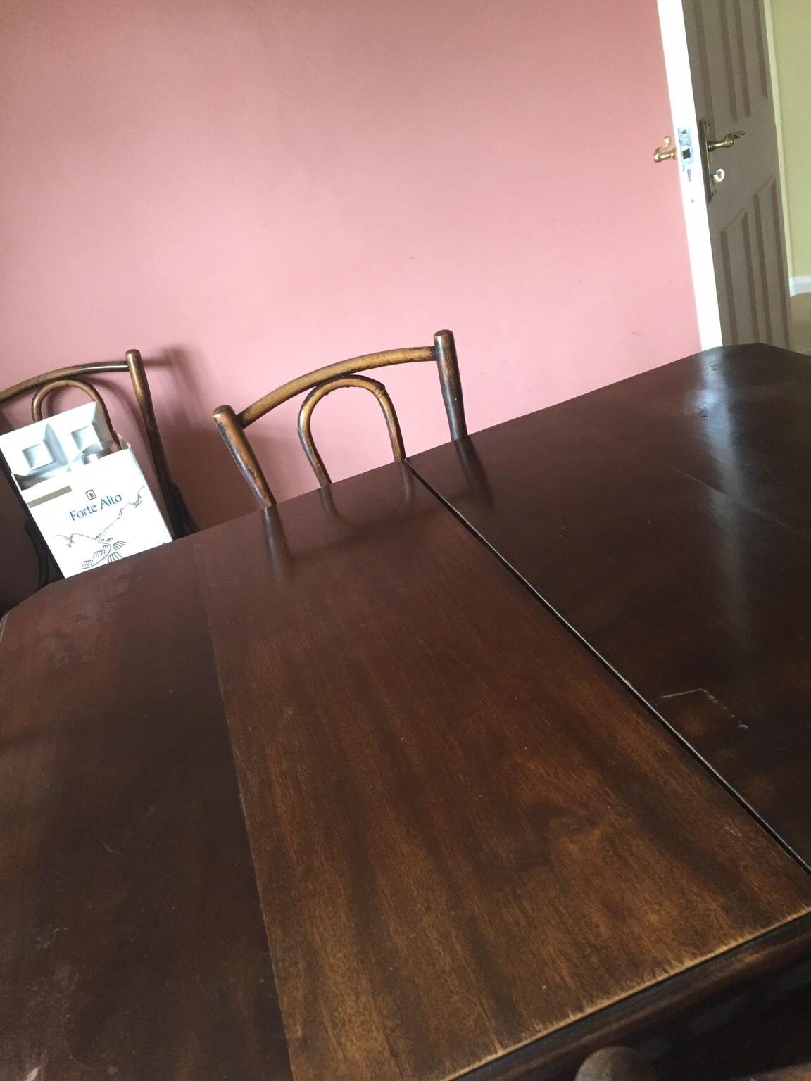 Solid Oak Table & 6 Bentwood Chairs in SS9 Sea for £100.00 for sale