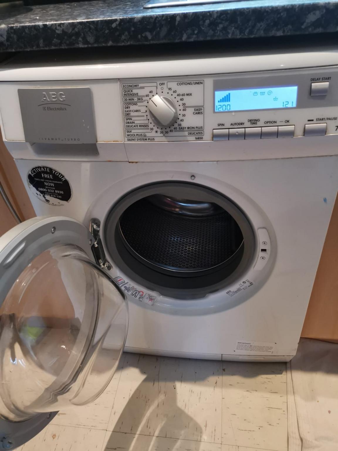 AEG Lavamat 7kg Washing Machine+ dryer in CW7 Meadowbank für 55,00