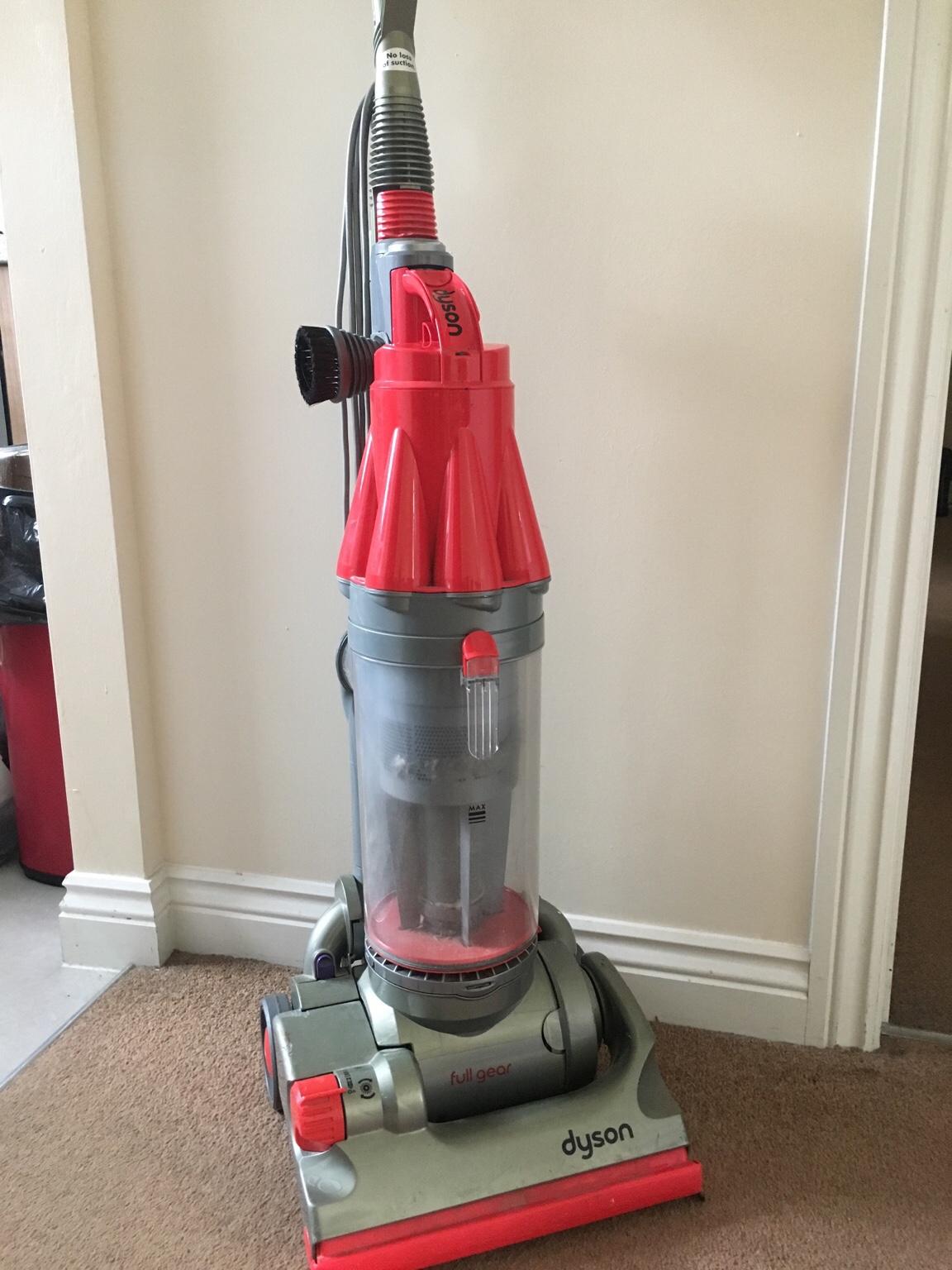 Dyson Full Gear Upright Vacuum in CV37Avon für gratis zum Verkauf
