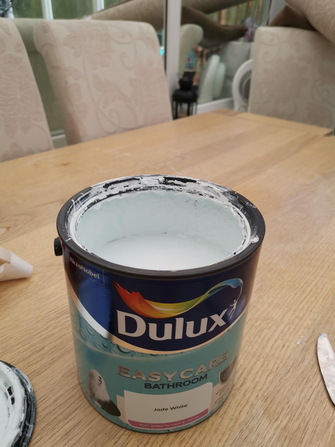 dulux bathroom paint jade white in Oakengates for £10.00 for sale Shpock