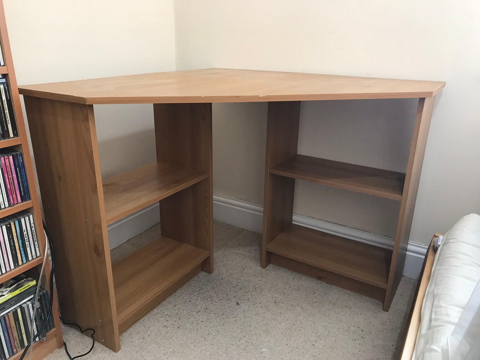 Corner Oakeffect Desk from Argos in M40 Manchester for £20.00 for sale