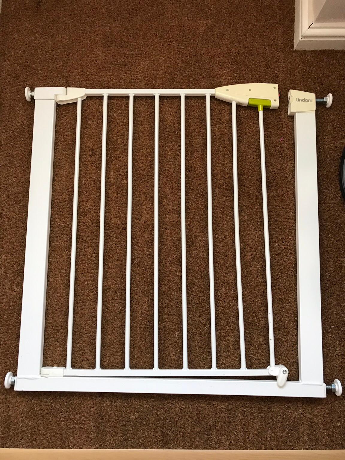 Lindam stair baby gate pressure fit in DA12 Gravesham for £12.00 for