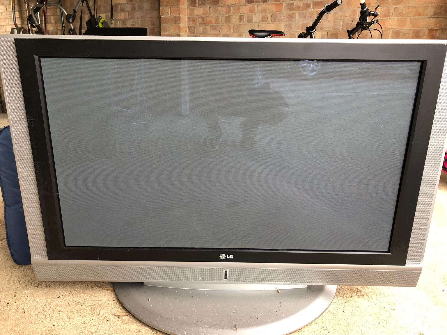 LG 42 Inch Plasma TV in CO14Naze for £35.00 for sale Shpock
