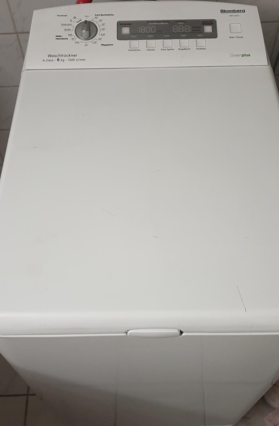 Blomberg Waschtrockner / Toplader in 85598 Vaterstetten für 390,00