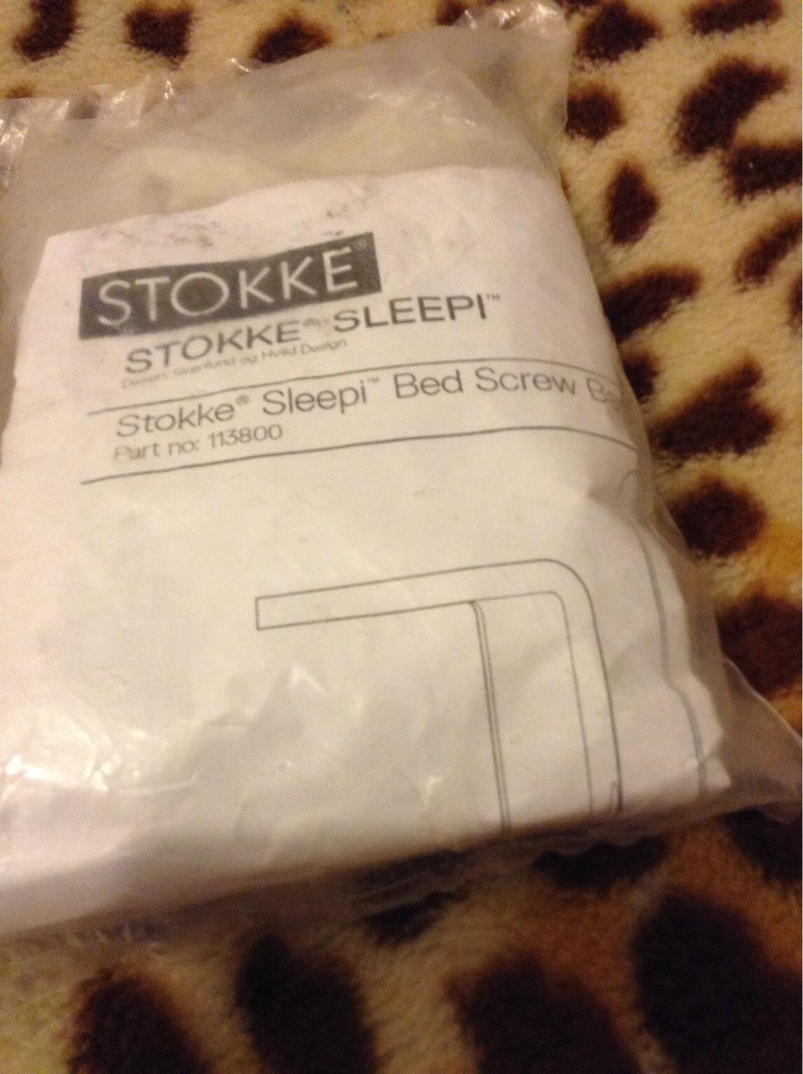 STOKKE SLEEPI BED SCREWS AND PARTS in SS12 Basildon für 4,00 £ zum