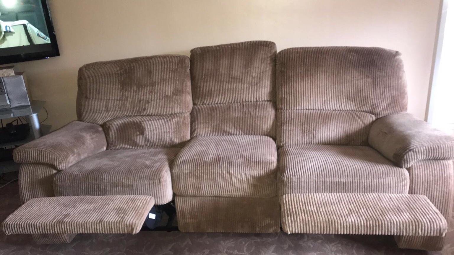 Furniture Village Sofa 3 seater recliners in WV4 Wolverhampton für 180,00 £ zum Verkauf Shpock DE