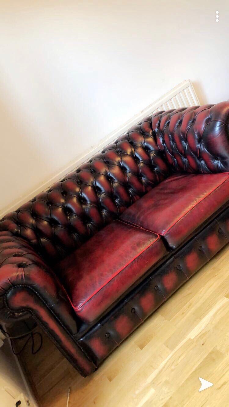 Vintage leather second hand chesterfield sofa in W11 Chelsea for £400.