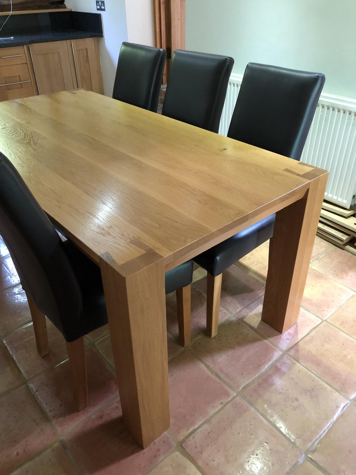 Designer Oak Dining Table & 6 Leather Chairs in Sevenoaks for £650.00