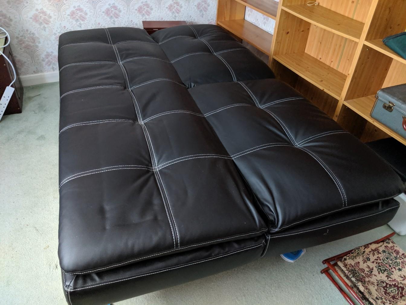 Leather Effect Sofa Bed in CV11 Nuneaton and Bedworth für 50,00 £ zum