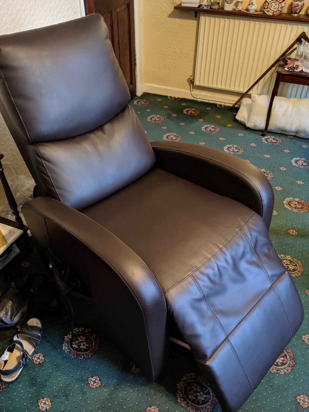Melbourne dual motor riser recliner REDUCED in BB3 Darwen for £100.00