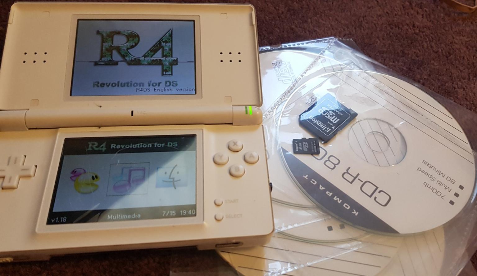R4 CARD NDS NDSi + 4Gb cards + 5 CD'S in CV12 Bedworth for £25.00 for