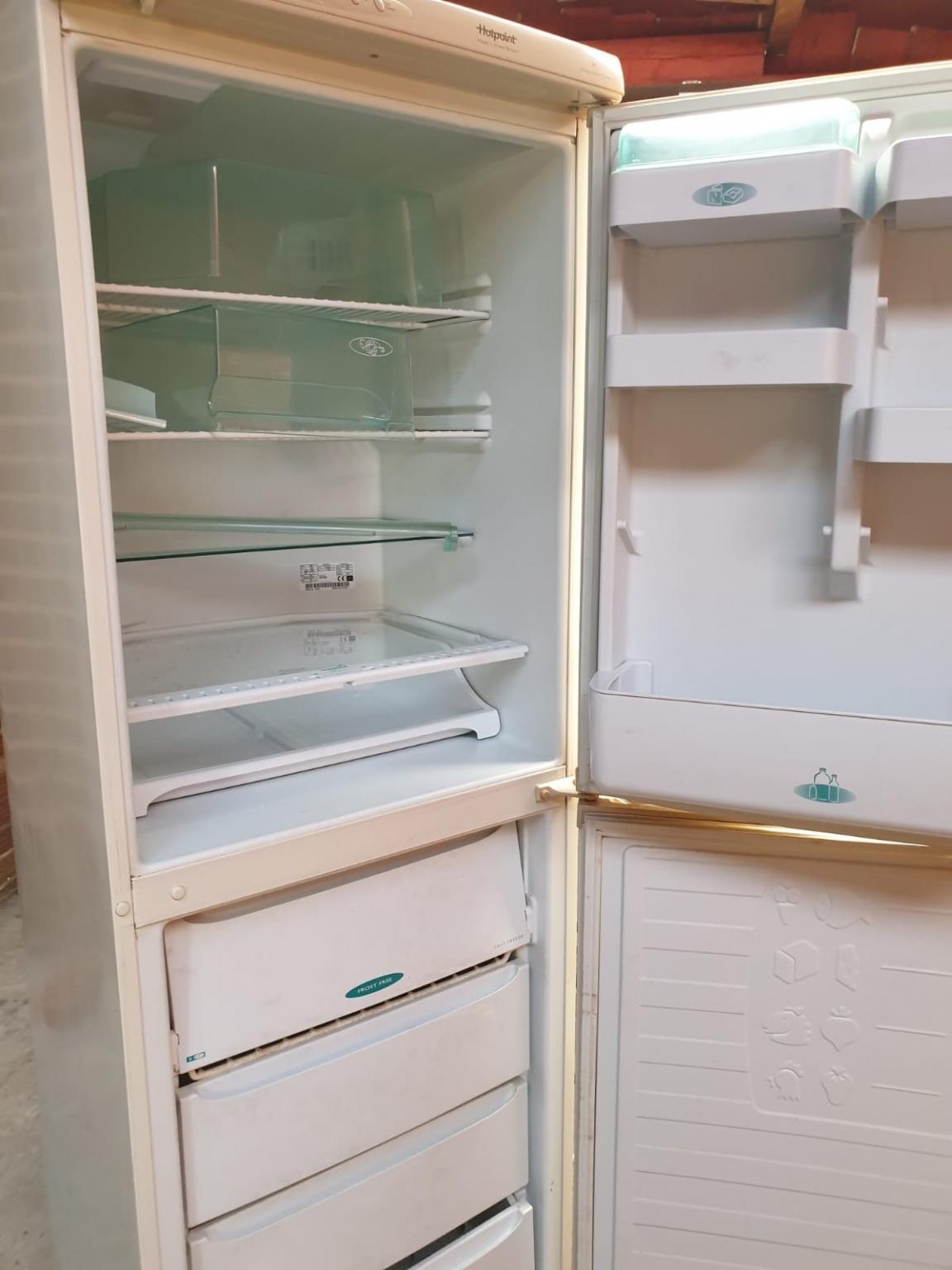 Cheap Hotpoint fridge freezer in DY9 Dudley für 20,00 £ zum Verkauf Shpock DE