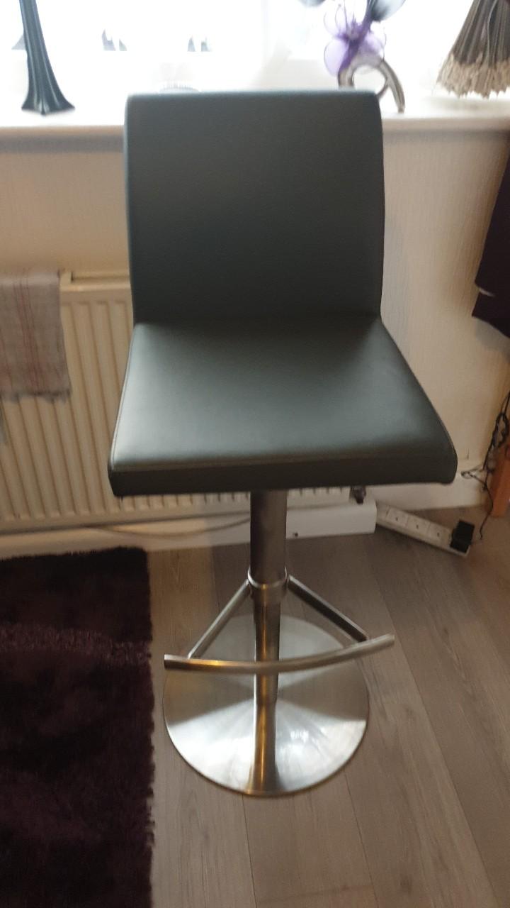 brand new pair of bar stools in Wakefield for £60.00 for sale
