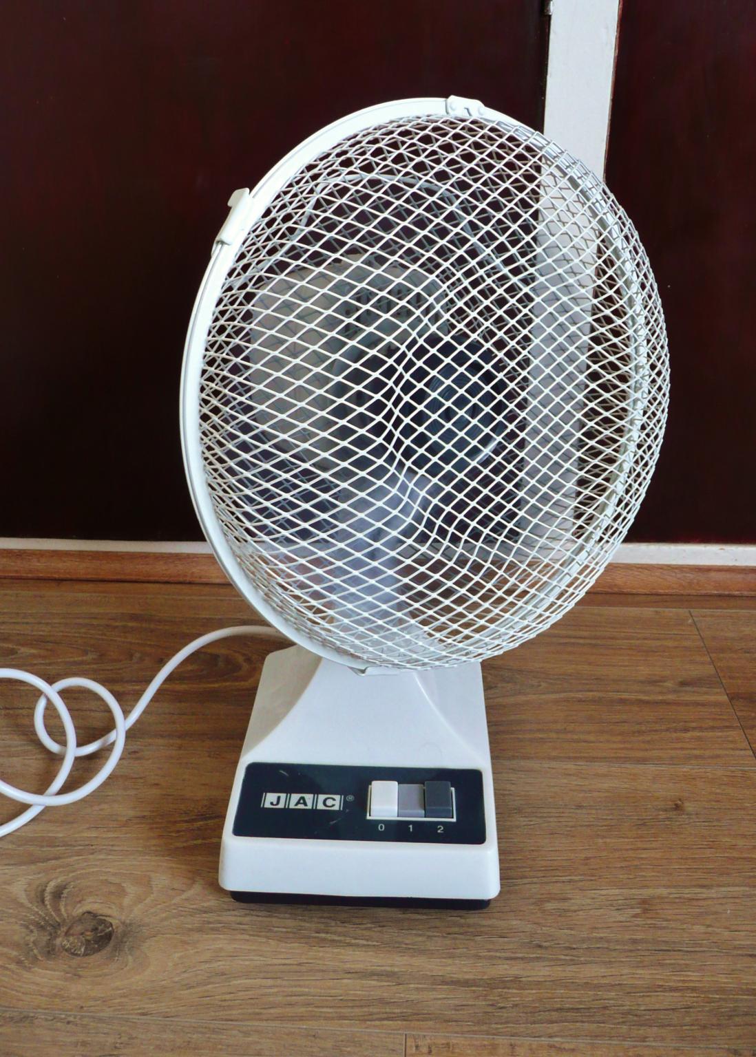 White JAC Oscillating Electric Desk Fan in RM16 for £17.00 for sale