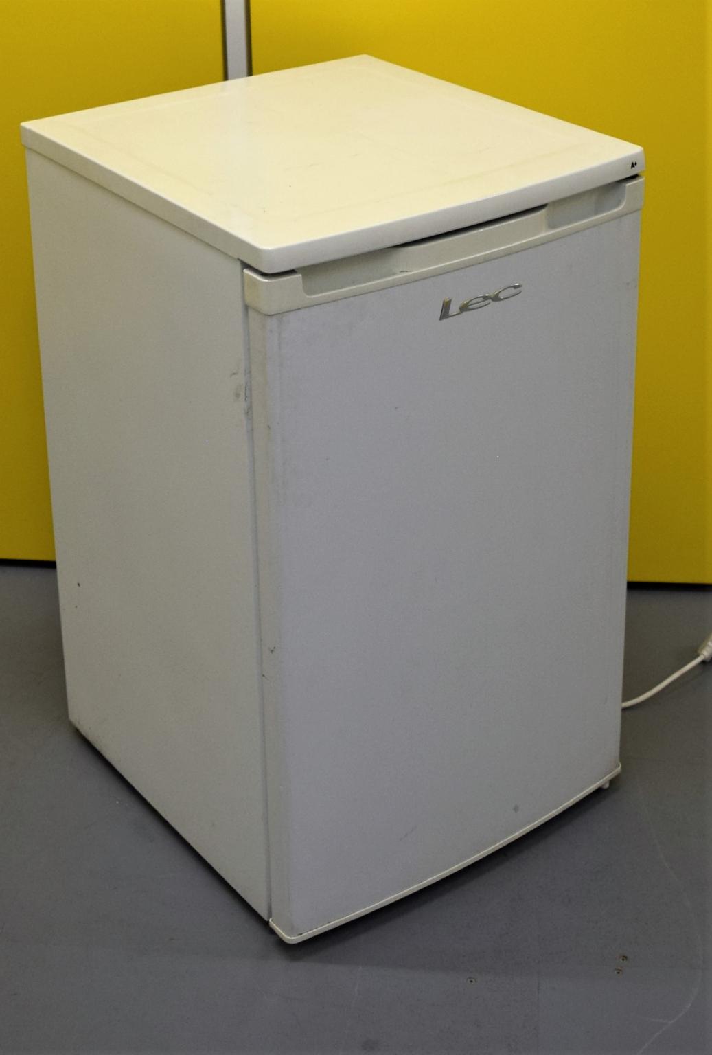 Lec Under Counter Fridge Freezer in TW8 London for £52.00 for sale Shpock