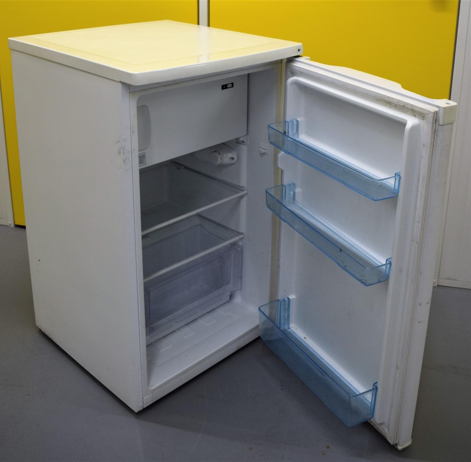 Lec Under Counter Fridge Freezer in TW8 London for £52.00 for sale Shpock