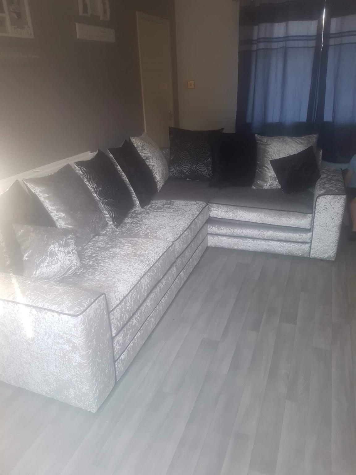 crush velvet sofa in DY8 Dudley für 300,00 £ zum Verkauf Shpock DE