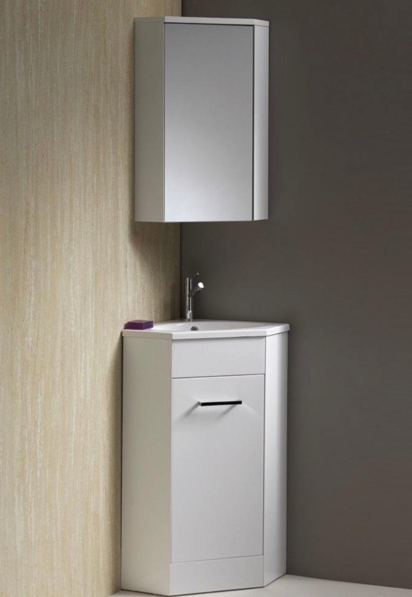 400 corner vanity unit and sink in London Borough of Bromley for £175.