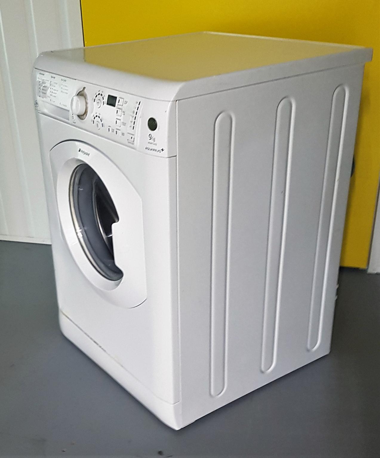 Hotpoint Aquarius 9kg Washing Machine in TW8 London for £105.00 for