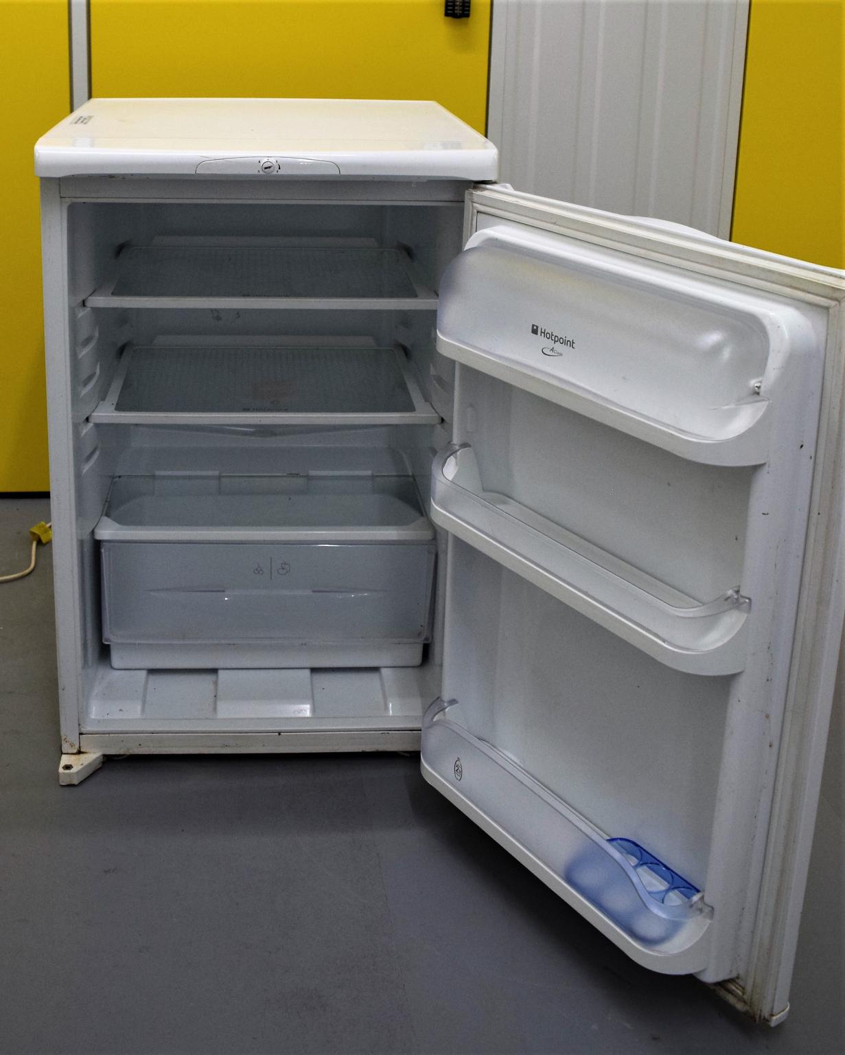 Hotpoint Ice Diamond Under Counter Fridge in TW8 London für 49,99 £ zum Verkauf Shpock DE