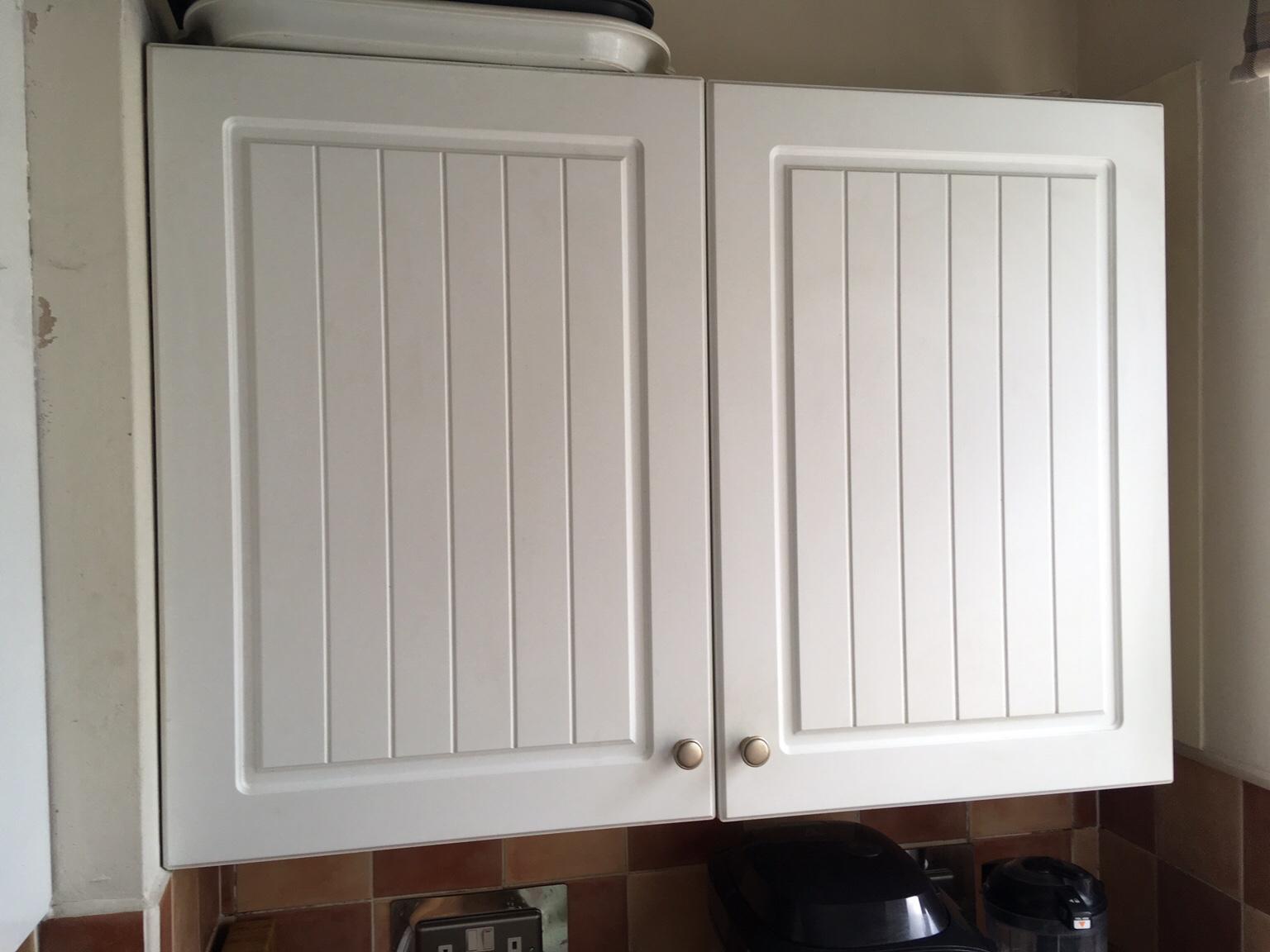 Chilton white B&Q kitchen cupboard doors in B65 Sandwell for £8.00 for