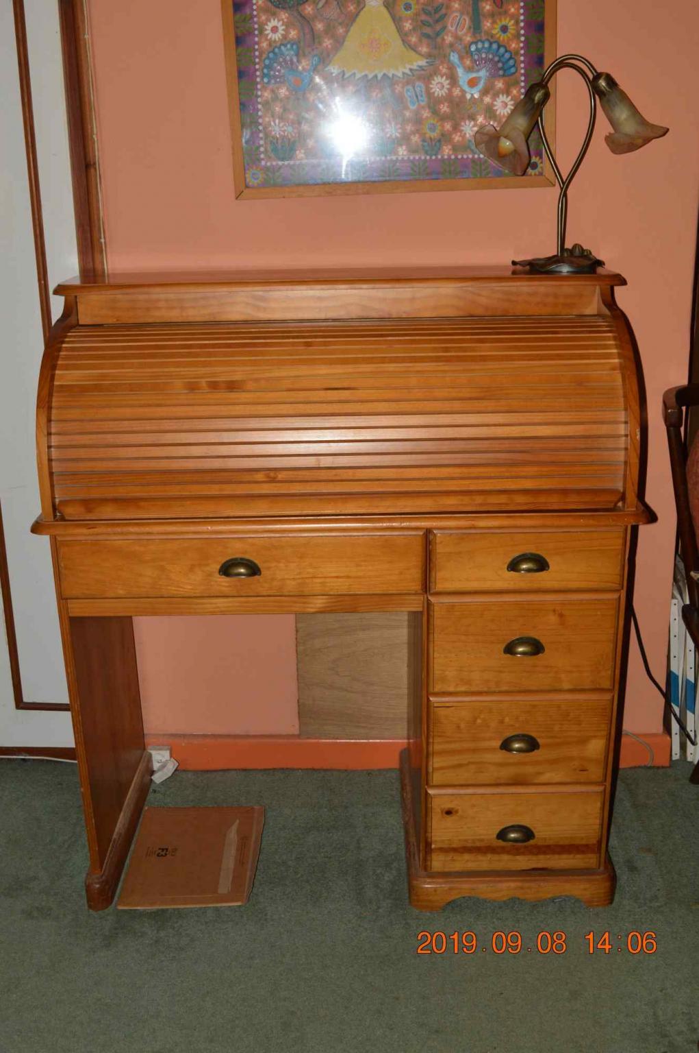 Chiltern antique effect pine roll top desk in LA1 Lancaster for £40.00