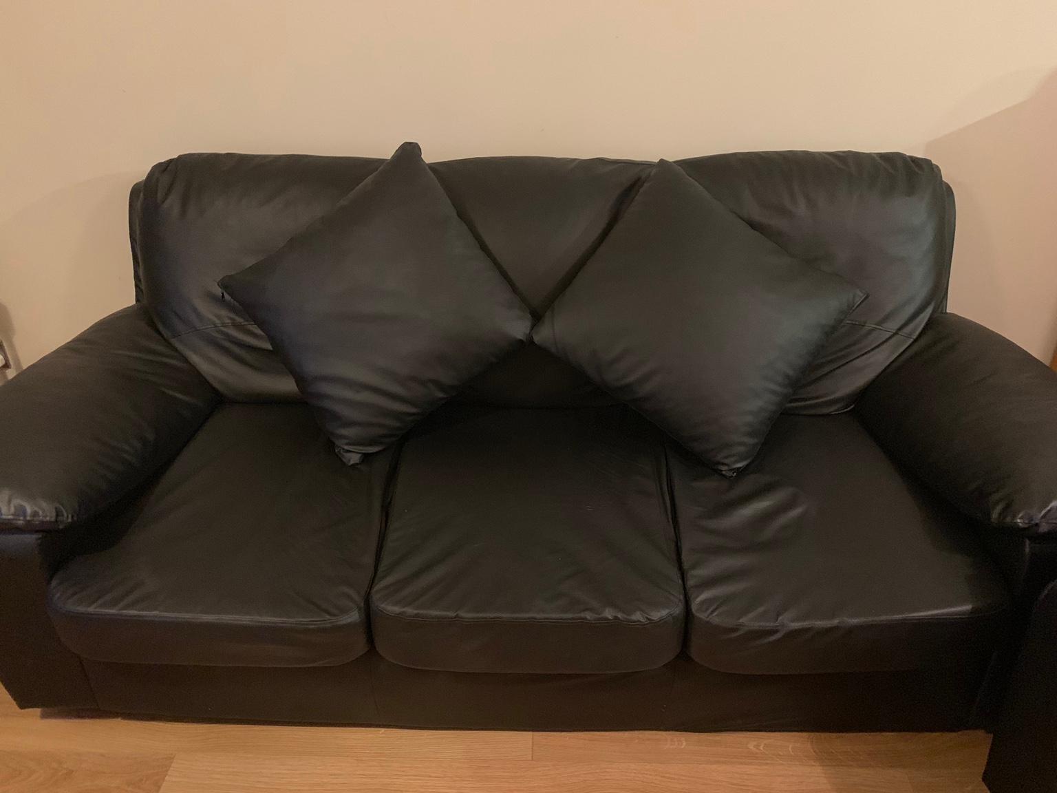 3 + 2 seater leather sofas in Basildon für 50,00 £ zum Verkauf Shpock DE