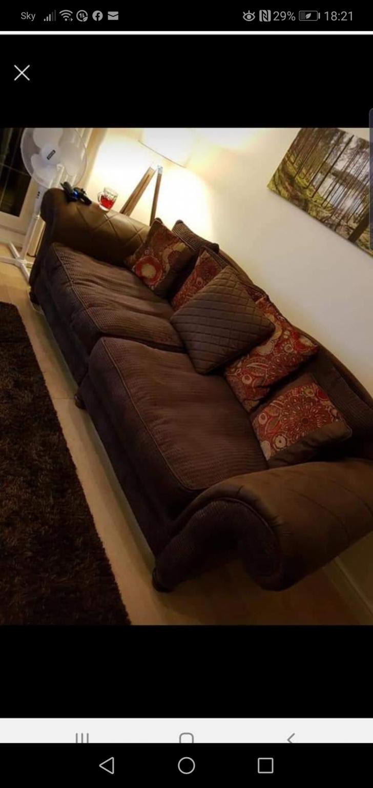 very large sofas in Doncaster for £180.00 for sale Shpock