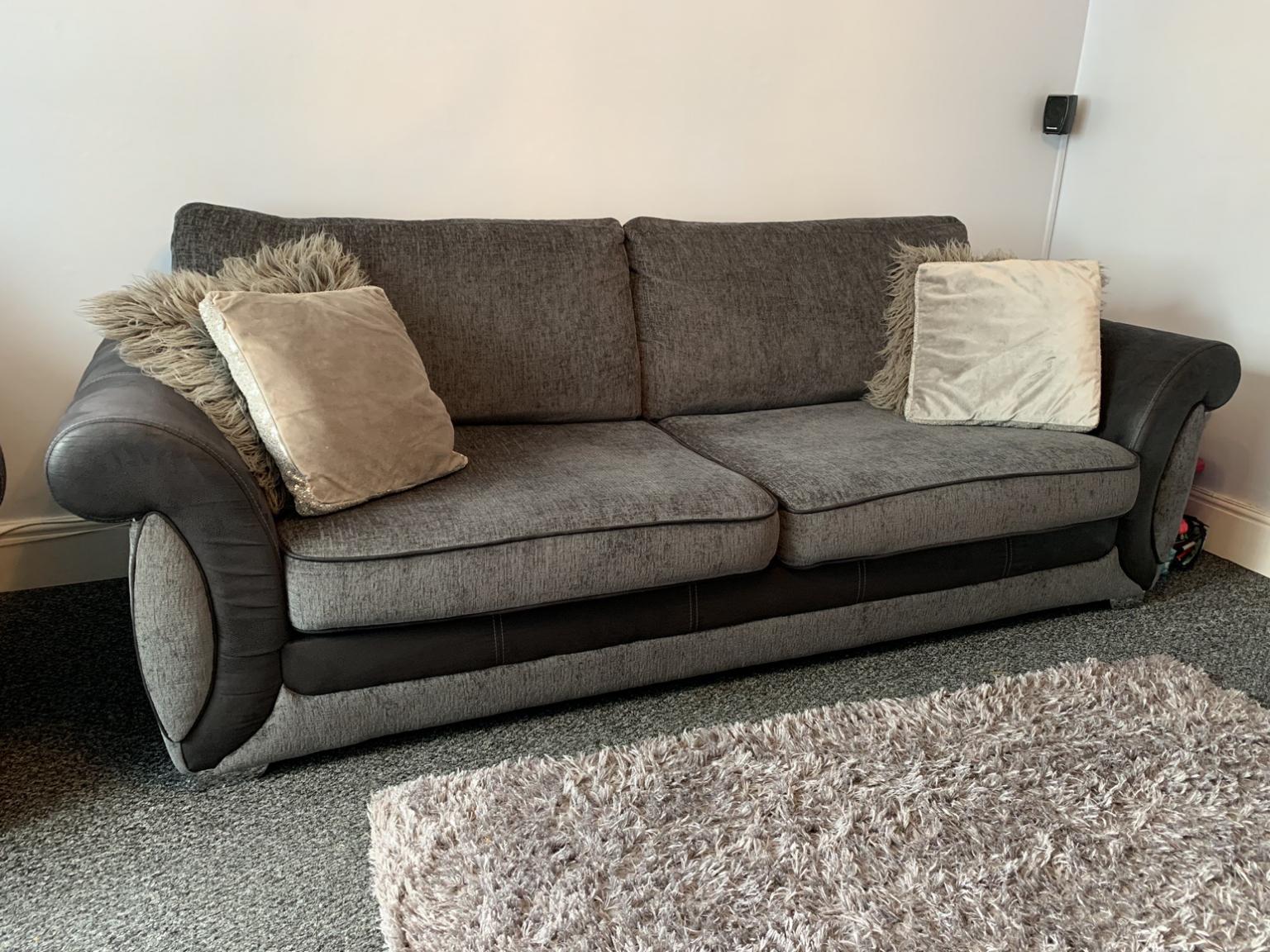 DFS fabric 3 seat sofa & large arm chair grey in M22 Manchester für 300