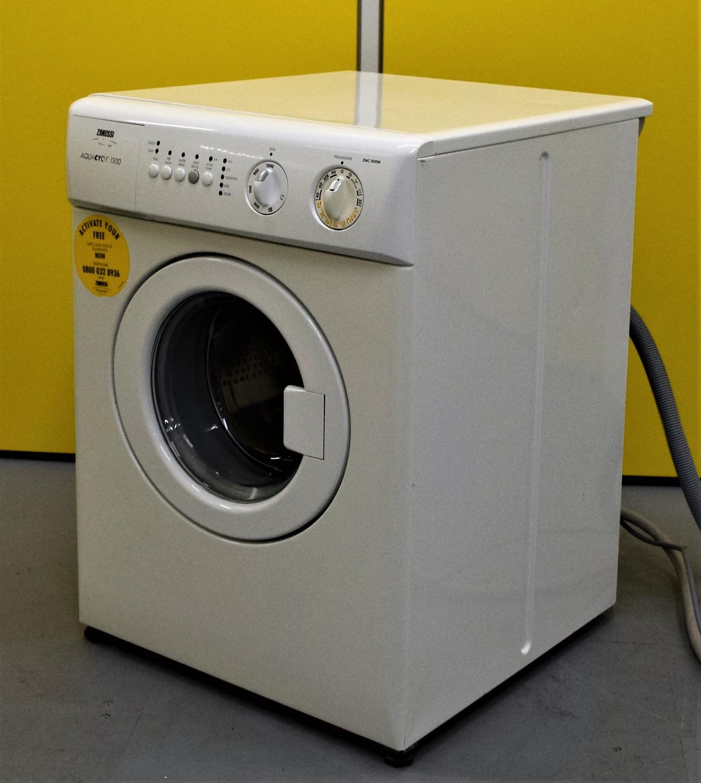 Zanussi Aquacycle 3kg Mini Washing Machine in TW8 London for £79.99 for
