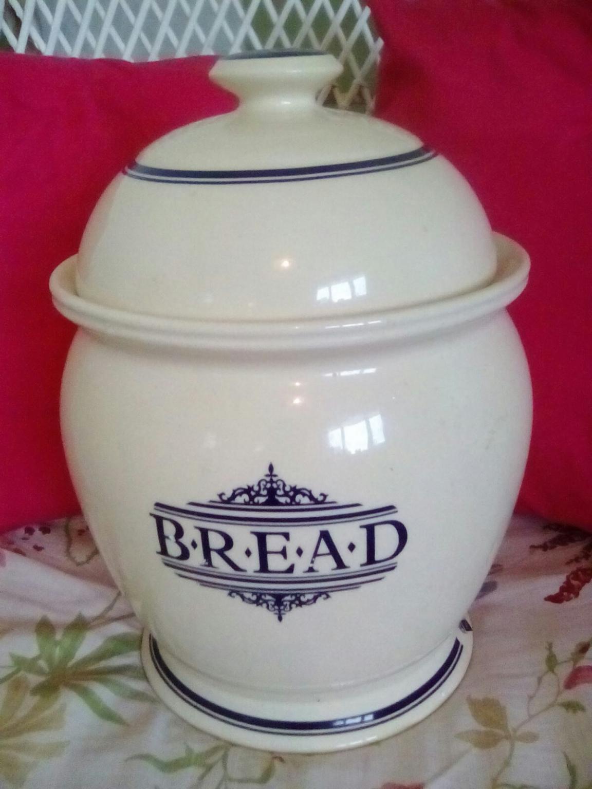 LARGE CERAMIC BREAD CROCK. in Bolsover for £5.00 for sale Shpock